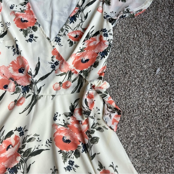 Abercrombie & Fitch White/Pink Floral Faux Wrap Mini Dress, Size Small - Picture 4 of 9